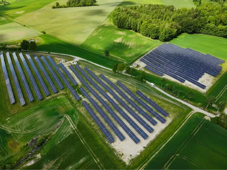 Farma fotowoltaiczna z lotu ptaka – Prime PV
